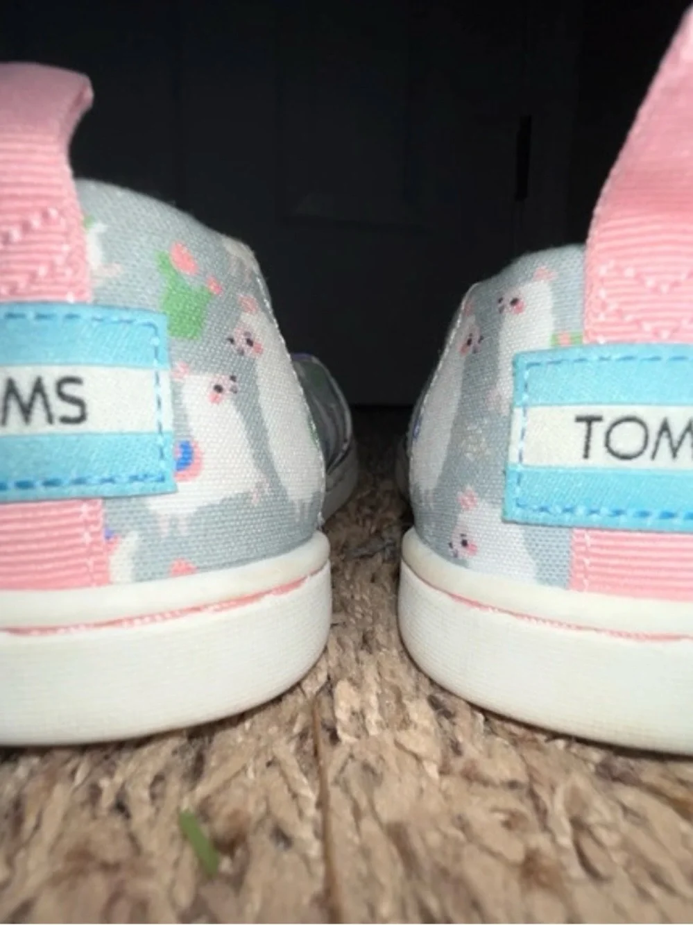 Toms Kids Llama Print Slip-On in Gray and Pink